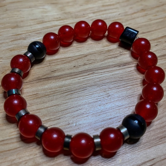 Crystal Red Jade Healing Bracelet - Picture 3 of 4